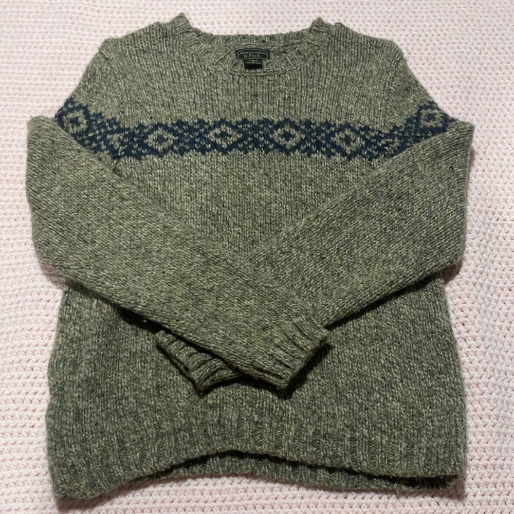 Abercrombie & Fitch Gray and Blue Crewneck Sweater with Nordic Design